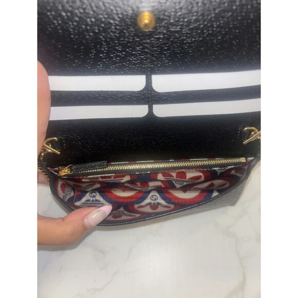 Gucci Logo Chain Wallet - Brand New - Picture 2 of 5